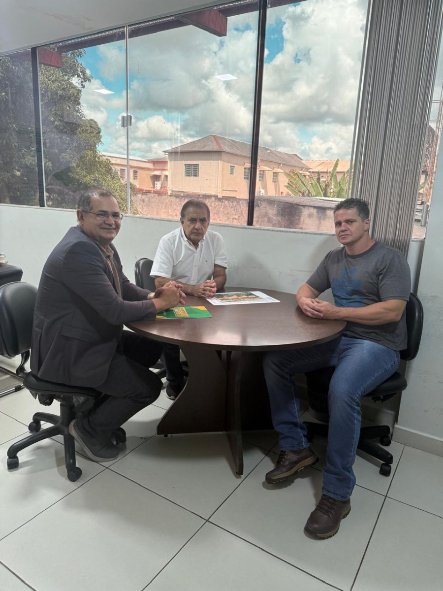   Deputado Tanízio Sá  busca soluções para o abastecimento de água em Sena Madureira e Manoel Urbano junto ao presidente da Saneacre, José Bestene