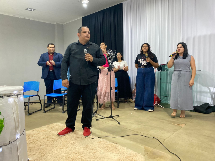 Culto Jovem na IADAC é marcado por unção, integração e resgate