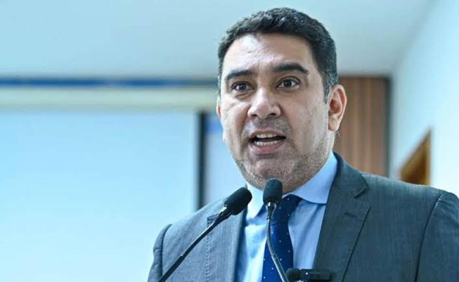 Mesmo humilhado pela gestão, vereador Samir mantém apoio a Bocalom
