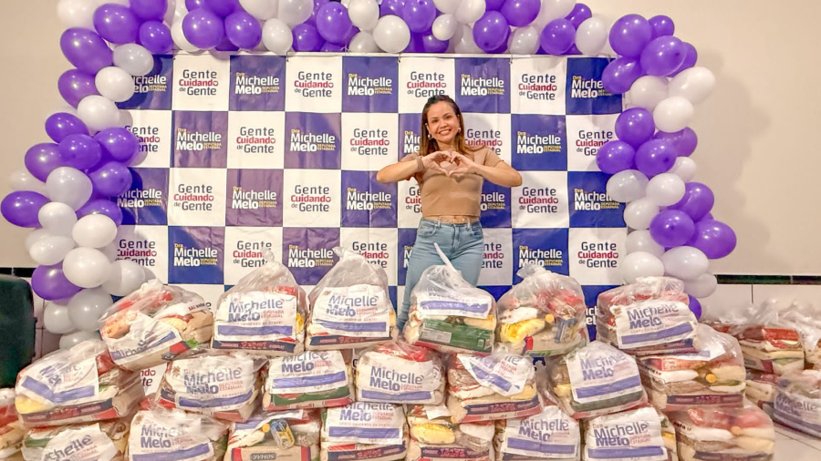 Deputada Dra. Michelle Melo entrega mais de 4 toneladas de alimentos à comunidade de Vila Campinas e Plácido de Castro