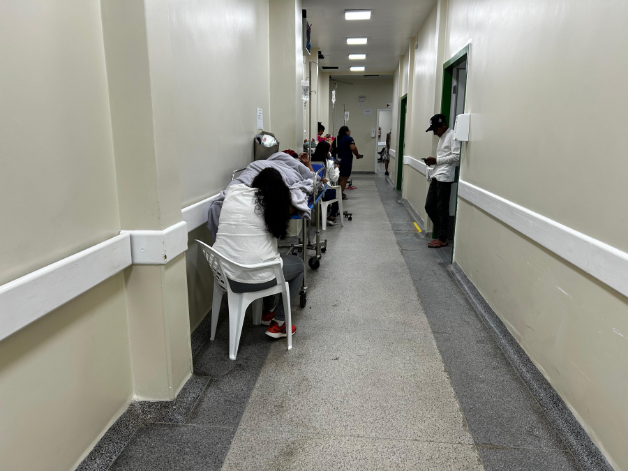 Sindmed-AC visita Huerb identifica falhas de segurança e outros problemas