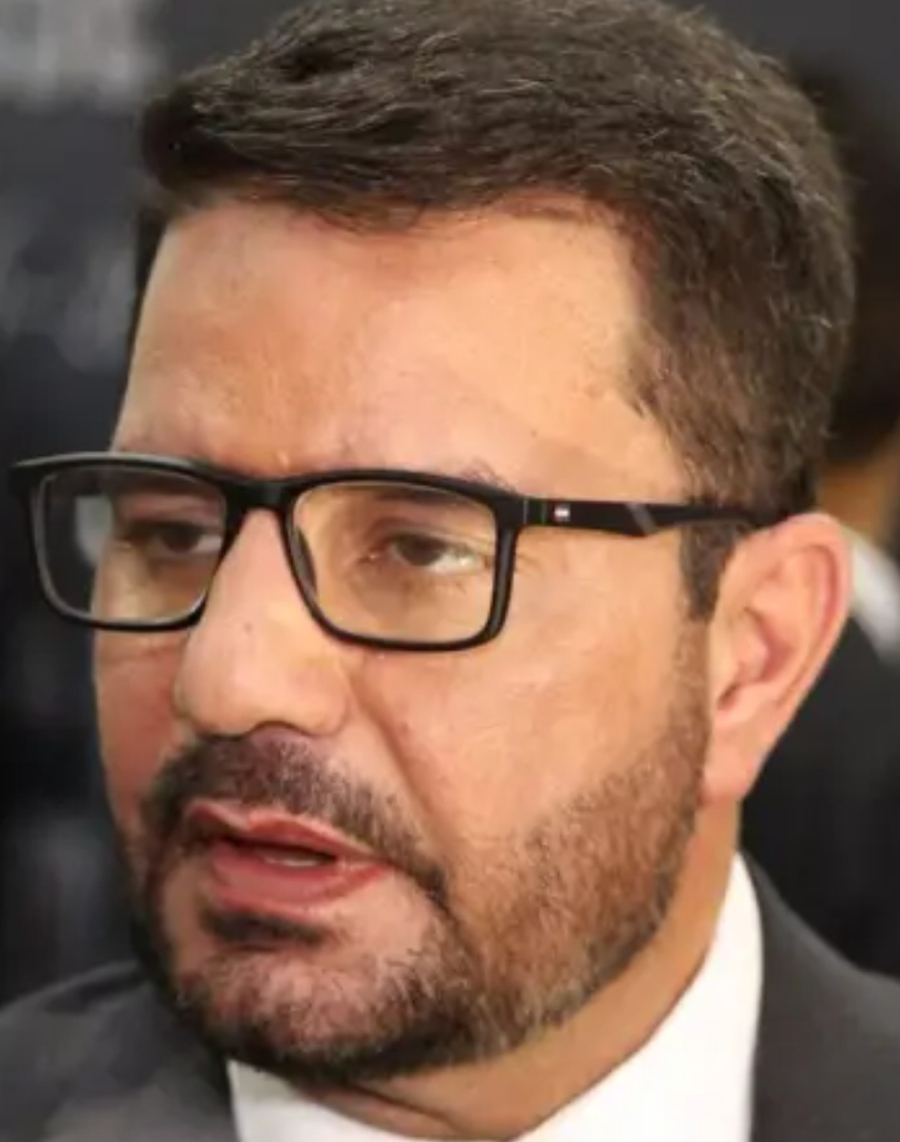 Gladson Cameli é alvo de busca e tem dinheiro apreendido em operação da PF