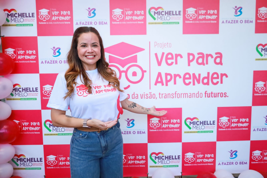 Deputada Dra. Michelle Melo realiza primeira entrega de óculos gratuitos pelo projeto Ver Para Aprender