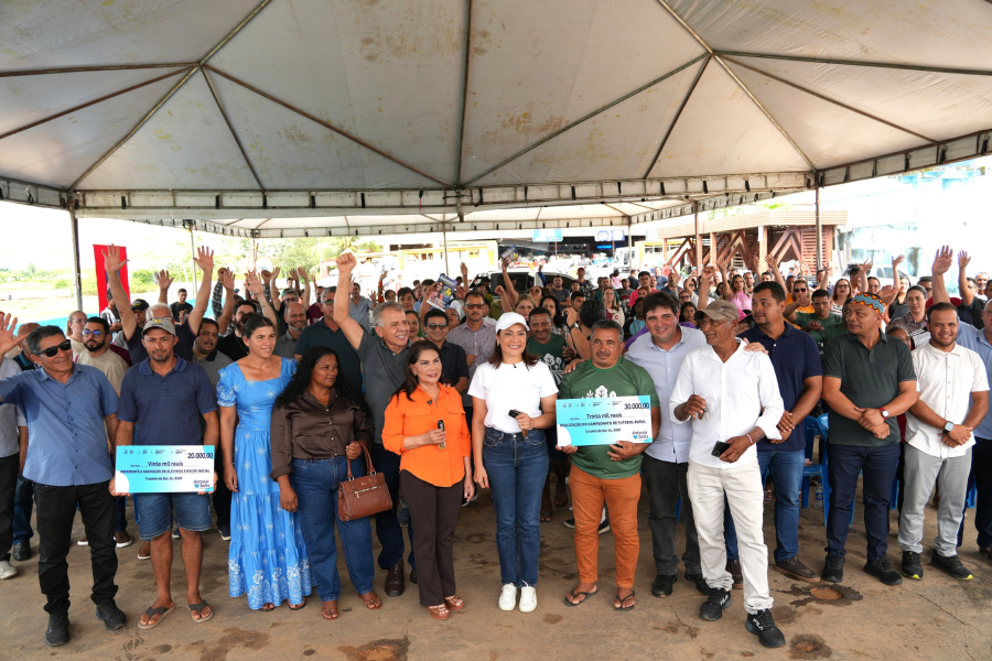 Antônia Sales convida governadora Mailza Assis e as duas entregam equipamentos em eventos com multidão no Vale do Juruá