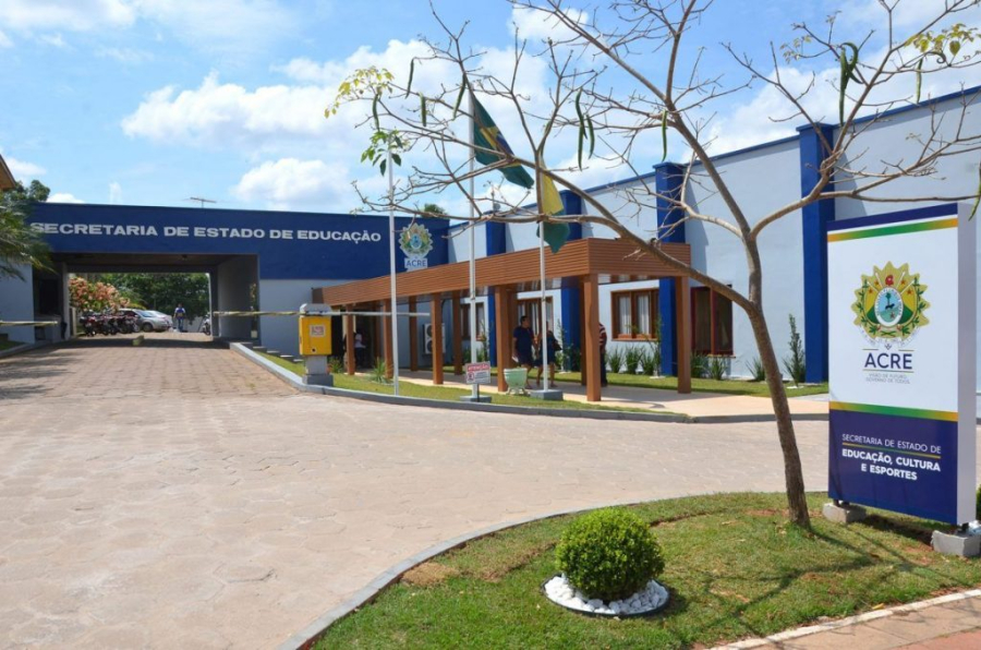 Após ataque monstruoso à escola, Governo cancela volta às aulas na segunda e prorroga retorno  para quarta-feira 13