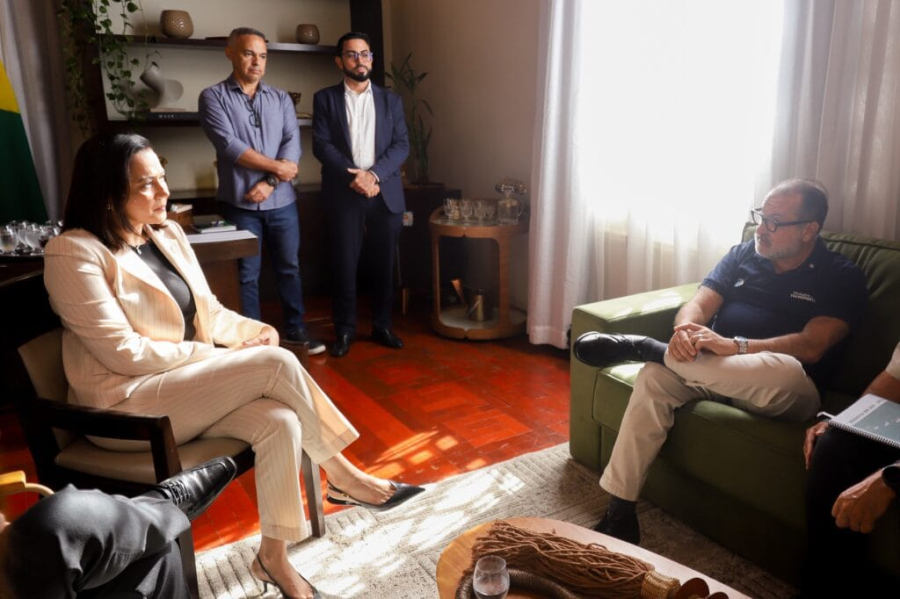 Governadora Mailza Assis recebe ministro dos Transportes para discutir recuperação da BR-364 e avanço de obras estruturantes no Acre