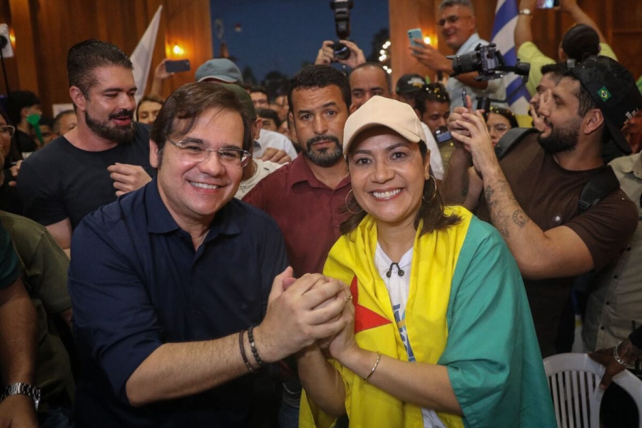 Multidão em lançamento de pré-candidatura de Fábio Rueda com a presença de Mailza Assis causa 