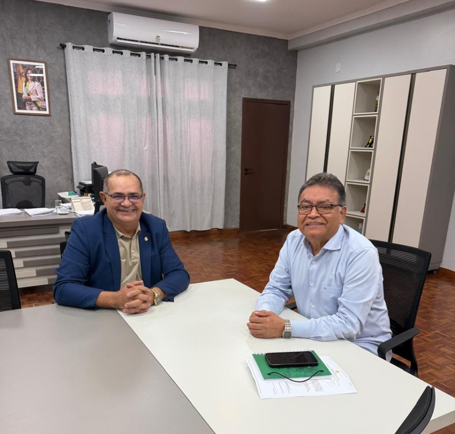Tanízio Sá busca soluções para demandas da educação de Sena Madureira e Manoel Urbano em agenda na SEE