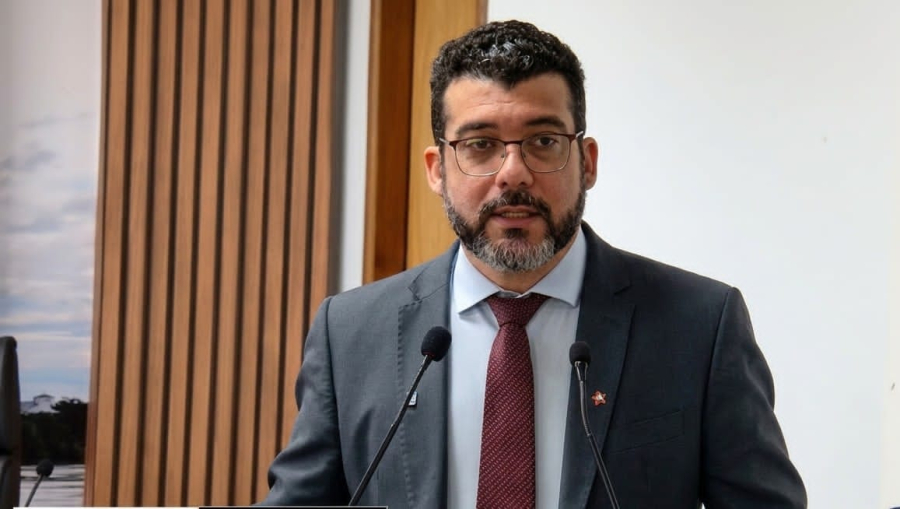 André Kamai aponta perda de recursos federais na saúde e cobra plano emergencial para ônibus em Rio Branco