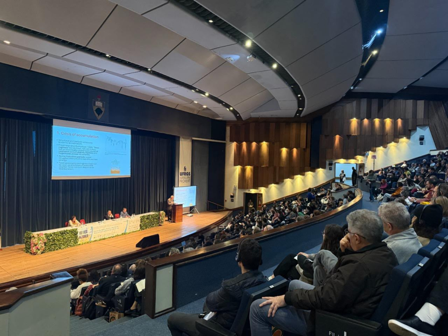Pesquisas da Ufac sobre cooperativismo agroextrativista ganham destaque em congresso nacional