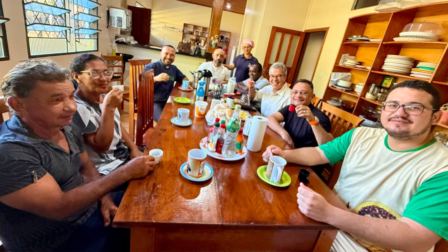 Jorge Viana é recebido por padres em café da manhã e reforça compromisso de servir ao Acre com diálogo, esperança e espírito de comunhão
