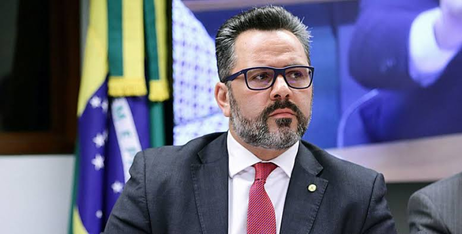 TRE-AC mantém condenação de Alan Rick por propaganda eleitoral antecipada