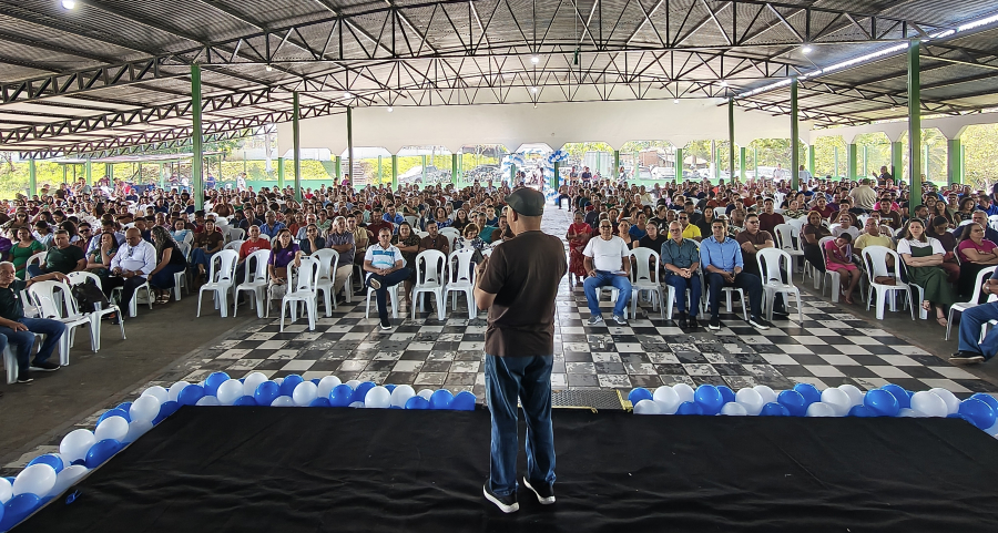 Pastor Luiz Gonzaga mobiliza multidão e declara apoio total a Mailza Assis, Cadmiel Bomfim e Cacilda Barbosa