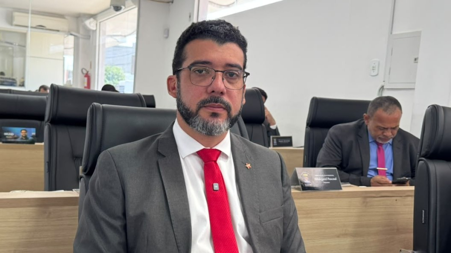 Em vez de enviar máquinas para o bairro, o prefeito mobiliza assessores para espalhar desinformação