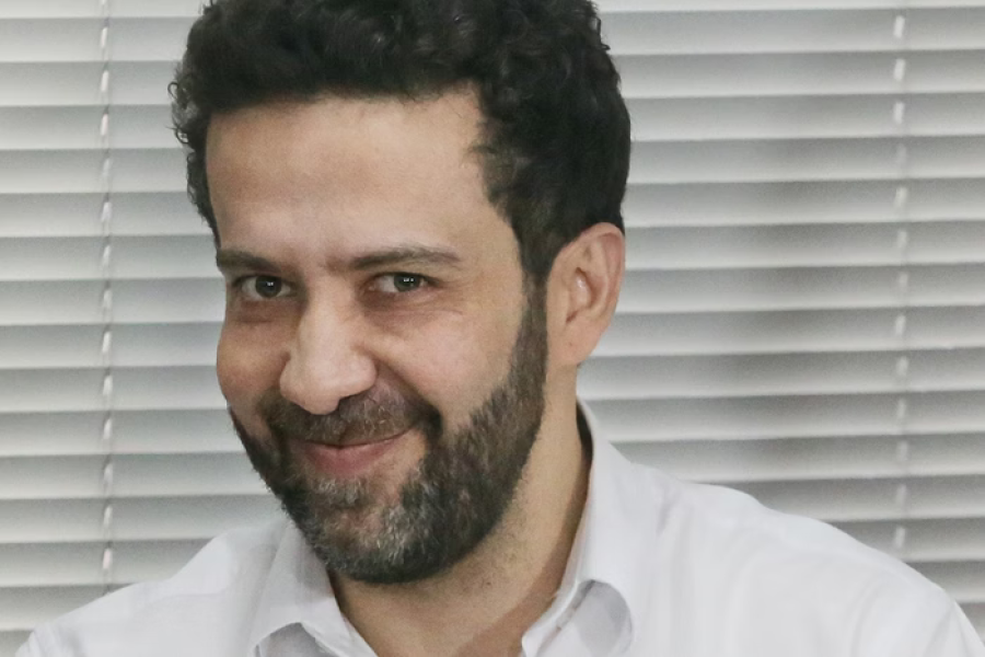 Janones diz que recusou milhões para vender curso de estratégia digital: 